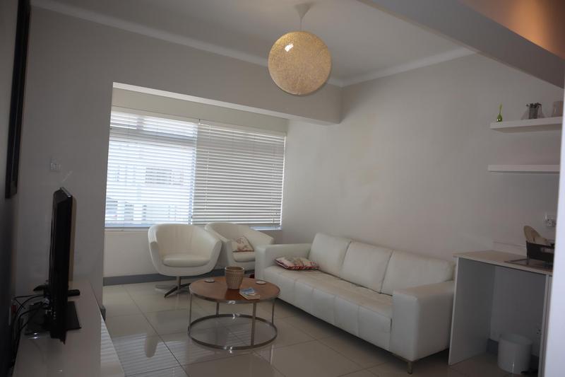 To Let 1 Bedroom Property for Rent in Sea Point Western Cape